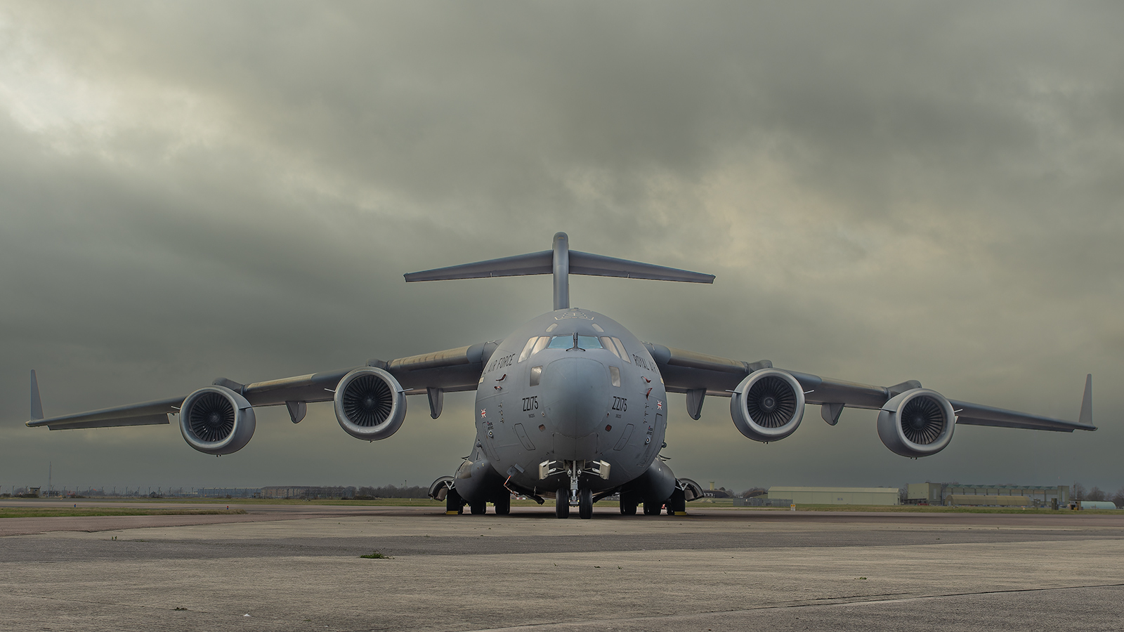 Click image for larger version

Name:	C-17 Globemaster II ZZ175 .3.jpg
Views:	574
Size:	771.8 KB
ID:	960143