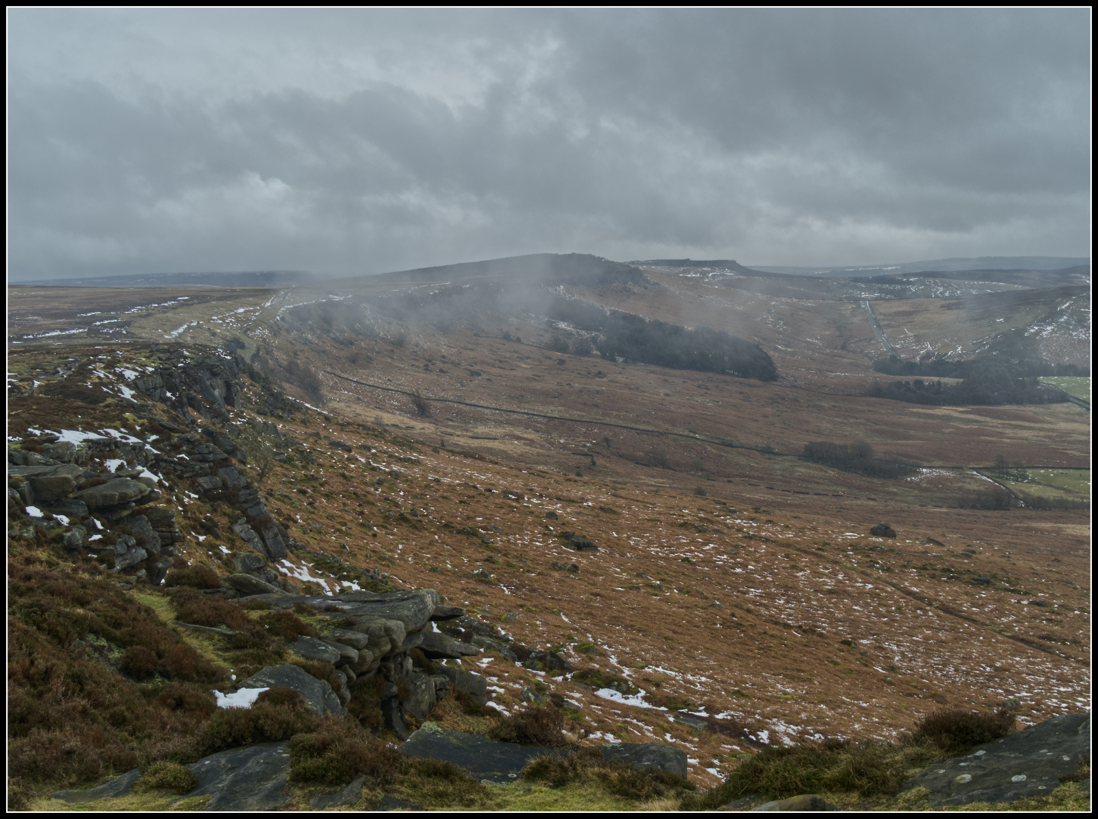Click image for larger version

Name:	P2102968stanage mist.jpg
Views:	384
Size:	1.92 MB
ID:	961959
