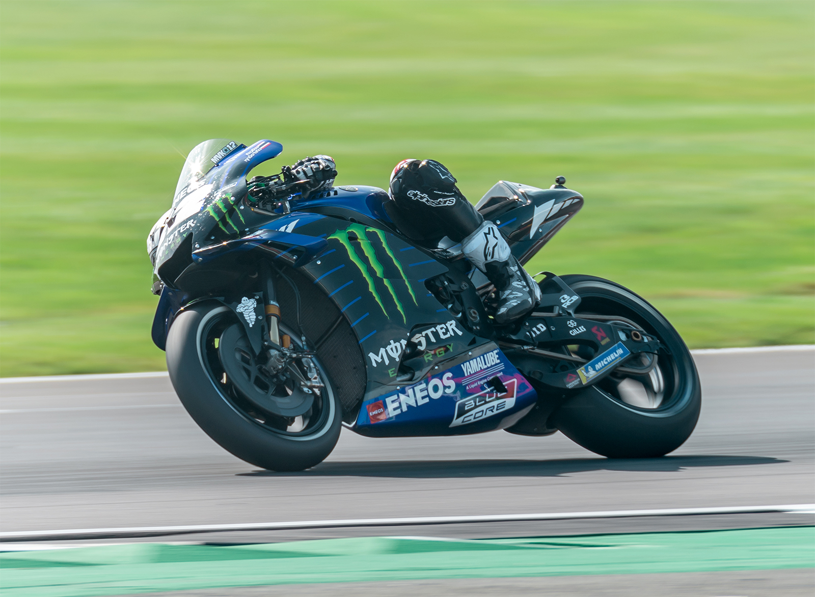 Click image for larger version

Name:	Maverick  Vinales Monster Energy Yamaha M1.jpg
Views:	242
Size:	1,015.9 KB
ID:	982502