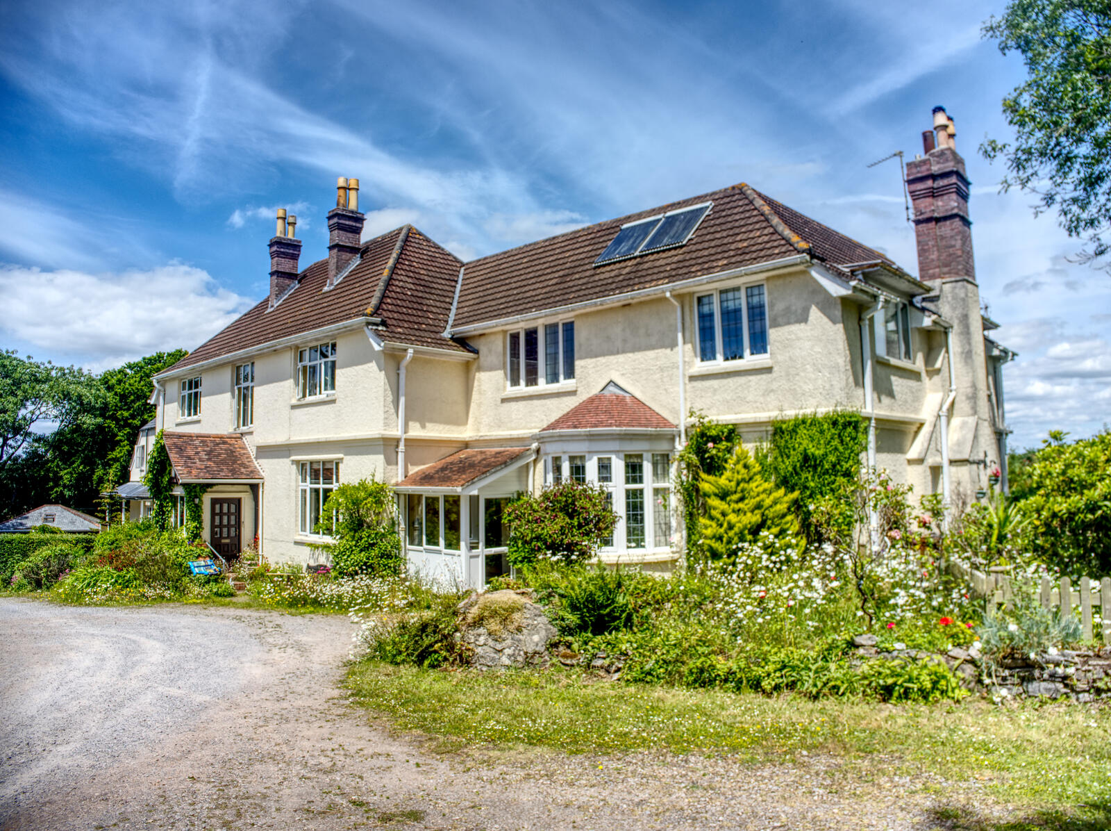 Click image for larger version

Name:	Neil and Enid's front of house dramatic tone map HDR.jpg
Views:	45
Size:	488.1 KB
ID:	985868