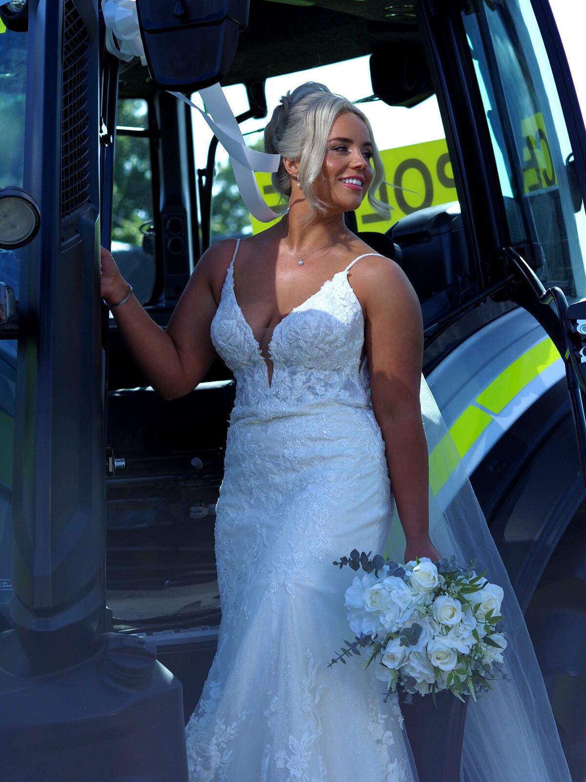 Click image for larger version

Name:	Kirsty.jpg
Views:	278
Size:	195.3 KB
ID:	1020448