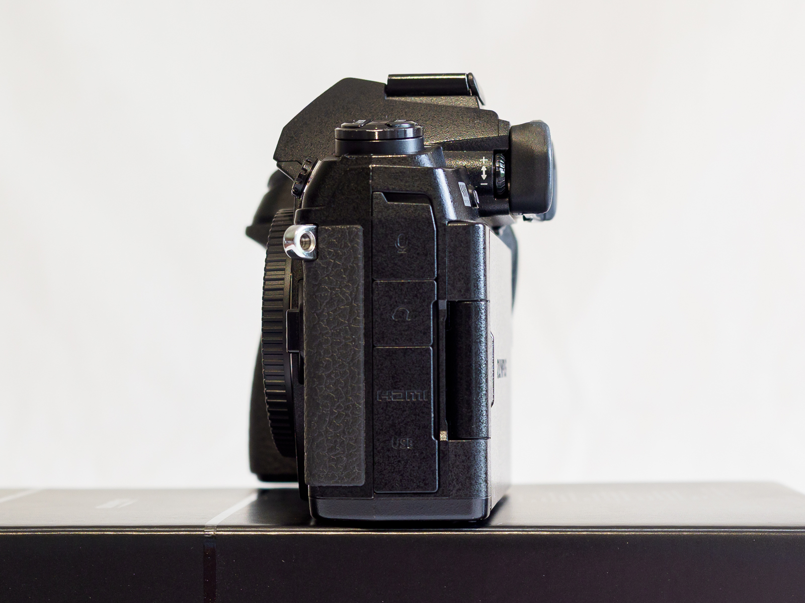 Click image for larger version

Name:	OM-D E-M1 MkII-4.jpg
Views:	138
Size:	867.1 KB
ID:	1024978