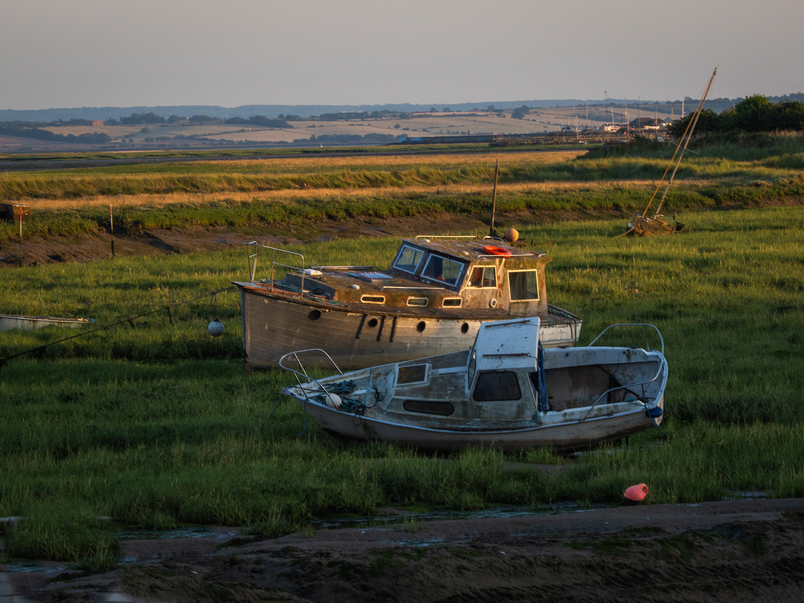 Click image for larger version

Name:	2 boats.jpg
Views:	40
Size:	803.5 KB
ID:	1025884