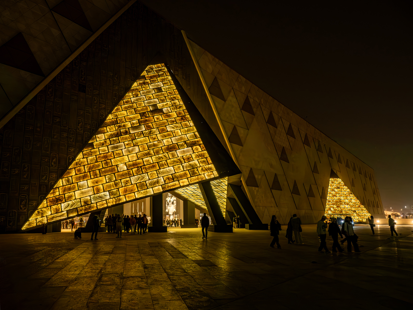 Click image for larger version

Name:	GrandEgyptianMuseum_at_night-1.jpg
Views:	189
Size:	1.65 MB
ID:	1041568