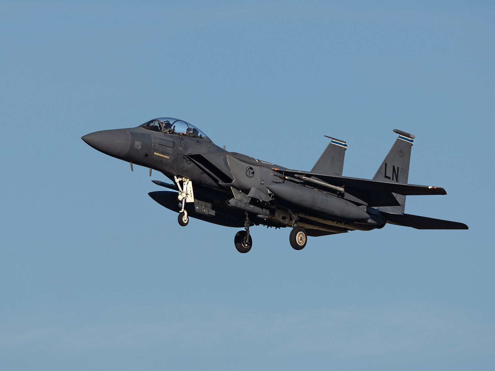 Click image for larger version

Name:	F-15E-Strike-Eagle-LN-AF-97-0222-.jpg
Views:	111
Size:	111.7 KB
ID:	1042719